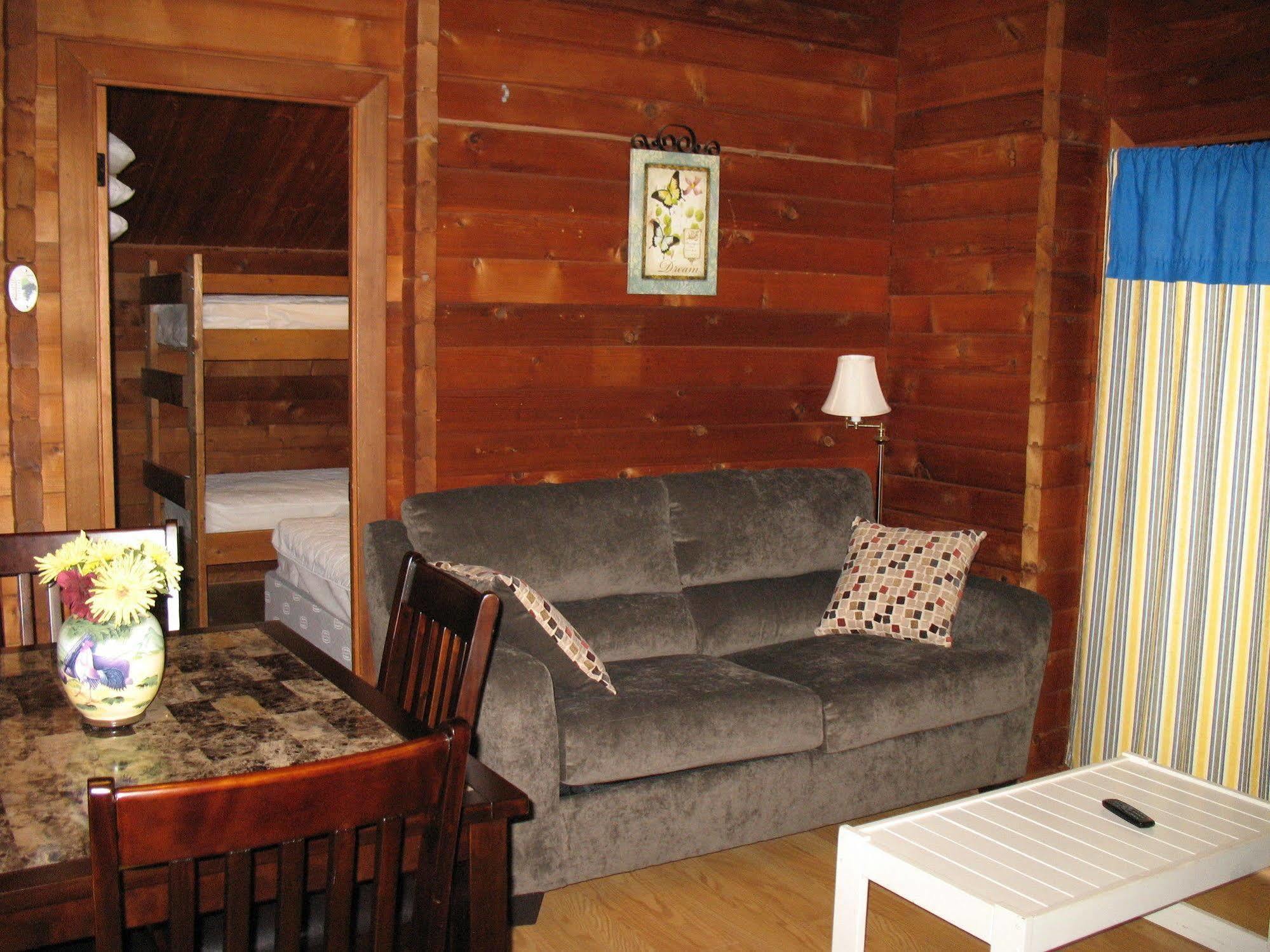 Forest Lake Rv & Camping Resort Advance Buitenkant foto