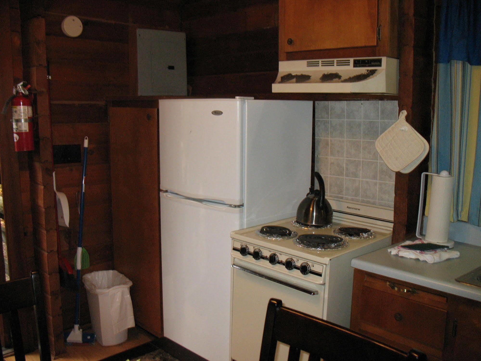 Forest Lake Rv & Camping Resort Advance Buitenkant foto